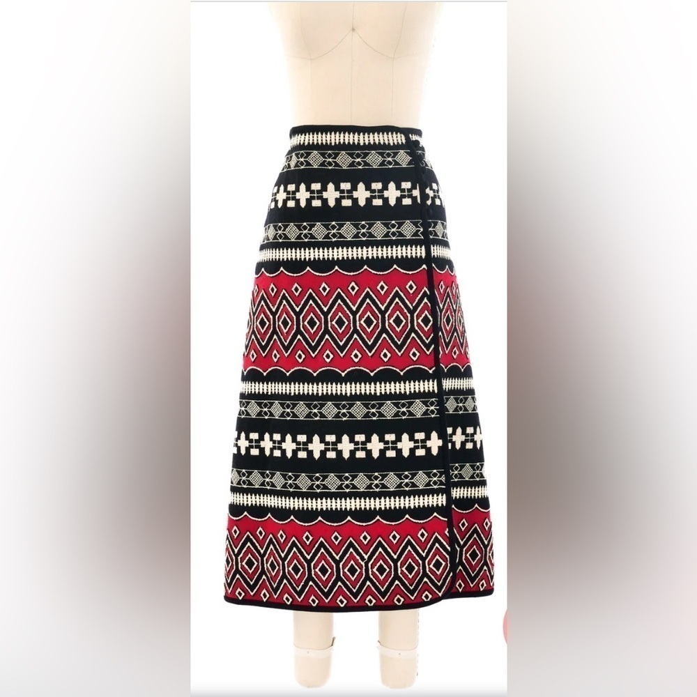 ANNE KLEIN EMBROIDERED WRAP SKIRT VINTAGE